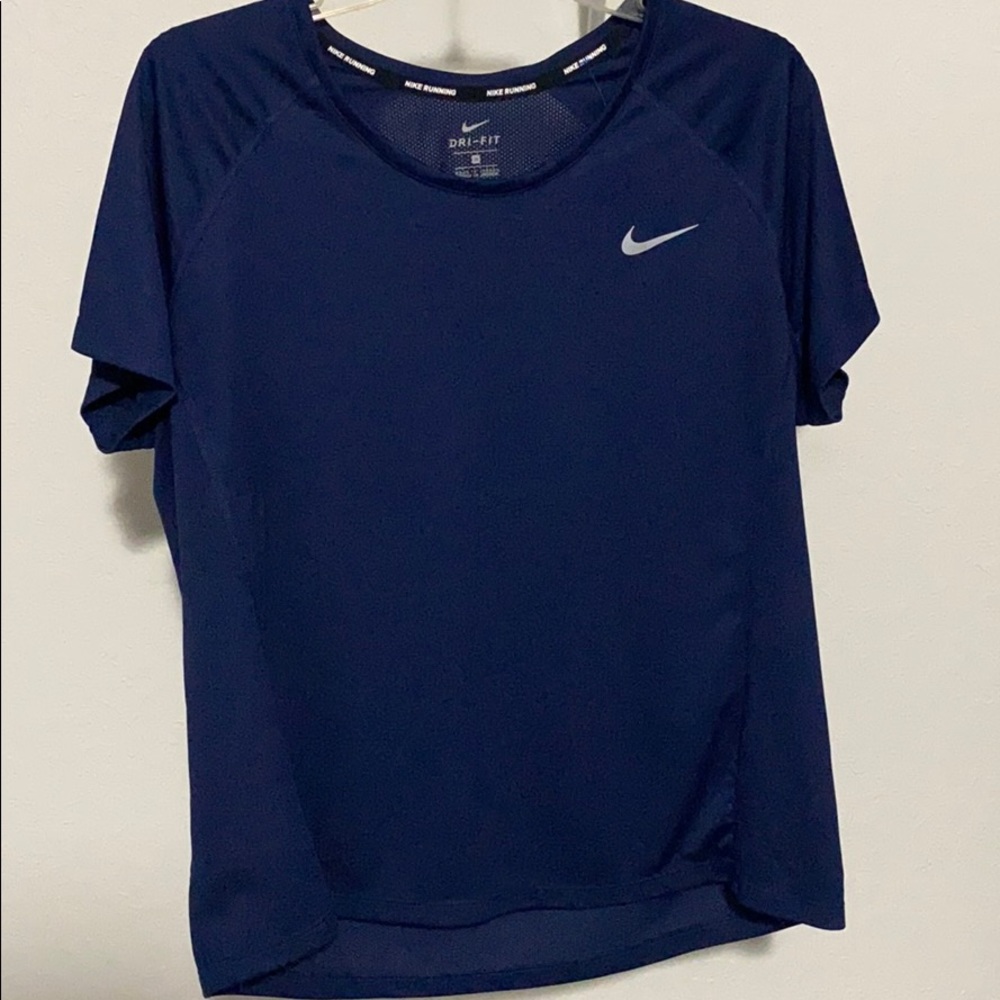 Nike Runnings women’s shirt